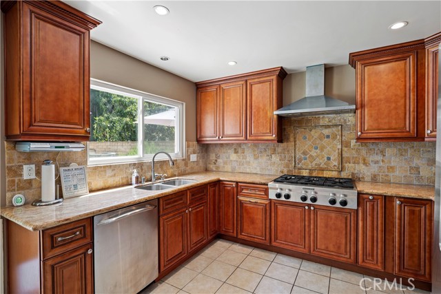 6120 Hedgewall Drive, Westlake Village CA: https://media.crmls.org/medias/ea8c1111-7497-480c-a4e7-a50b244c73ec.jpg
