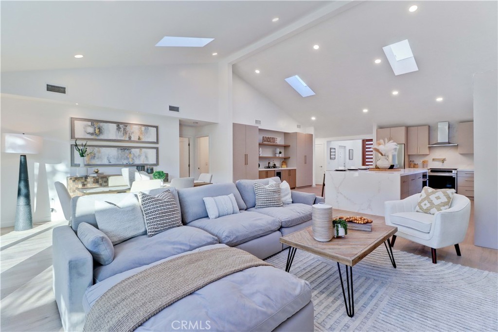 MLS #OC25250919 image #14