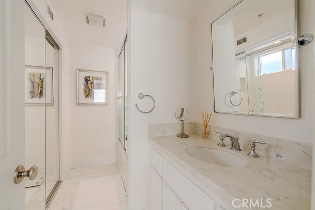 300 19TH Street, Manhattan Beach CA: https://media.crmls.org/medias/ea8c502f-a9e9-4283-acd9-036d687196b4.jpg