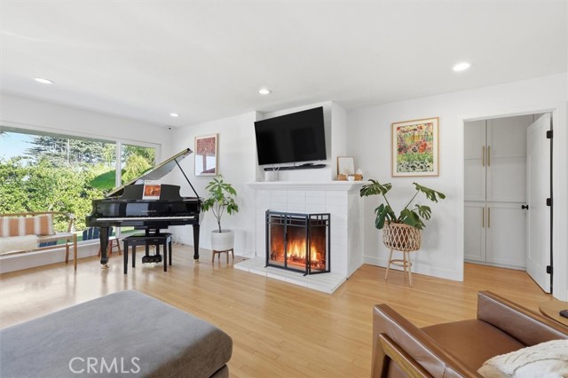 Detail Gallery Image 8 of 37 For 7337 W 88th St, Los Angeles,  CA 90045 - 4 Beds | 4 Baths