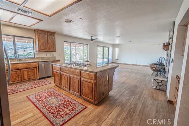 5329 Hubbard Road, Acton CA: https://media.crmls.org/medias/ea8d7b30-3384-4265-92e3-ebecd44199cd.jpg