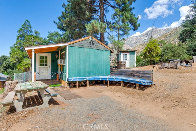 Image 17 of 66 For 39065 Oak Glen Road