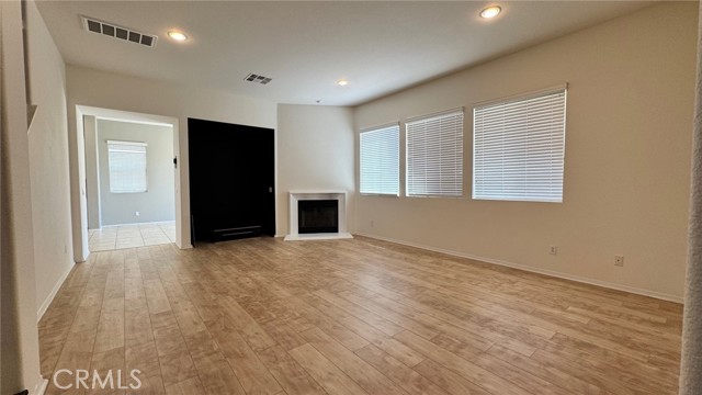 Detail Gallery Image 10 of 52 For 37361 Paintbrush Dr, Palmdale,  CA 93551 - 5 Beds | 3 Baths