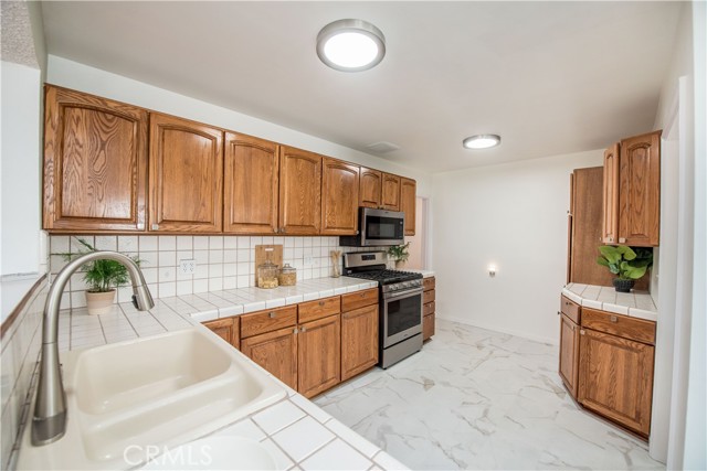 Image 20 of 43 For 5229 Walkerton Street