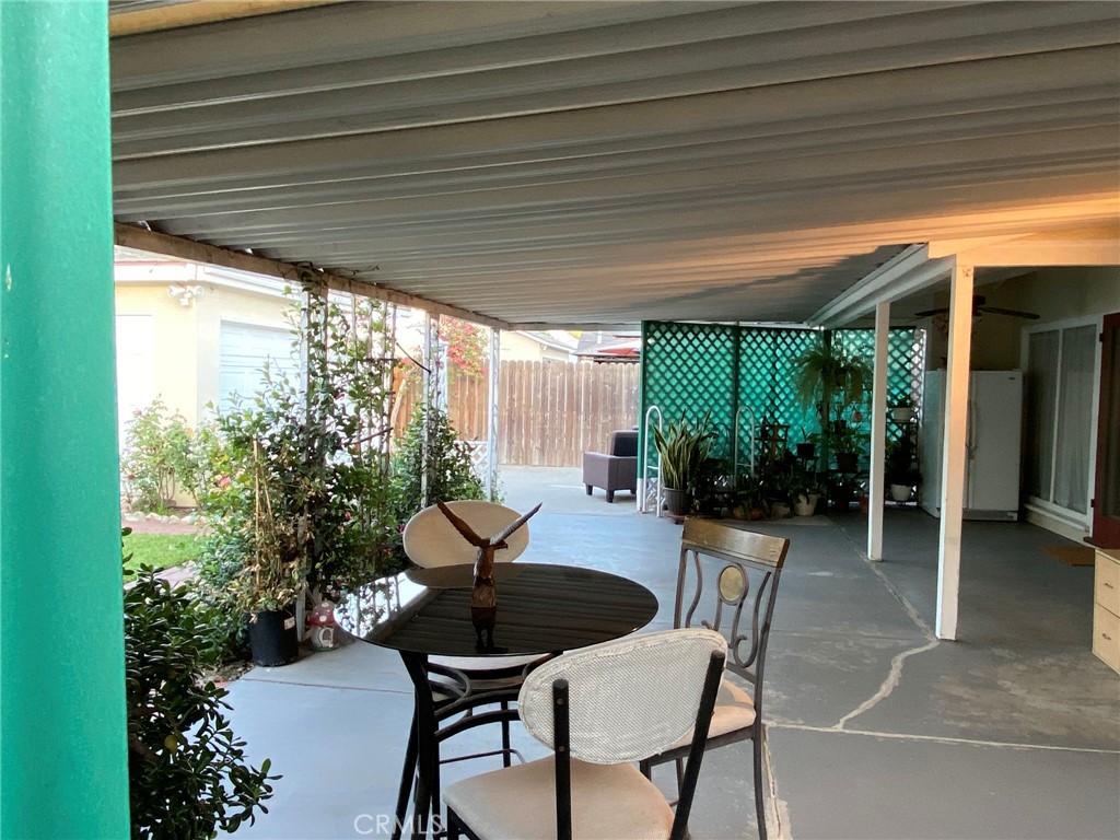 https://media.crmls.org/medias/ea8ffdfb-0354-4562-bbbb-7447f5152873.jpg?preset=X-Large