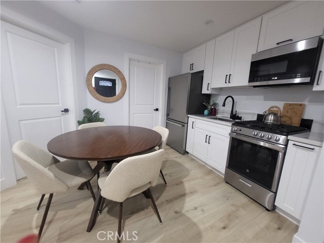 Detail Gallery Image 22 of 32 For 16052 & 1650 Bahama St, North Hills,  CA 91343 - 4 Beds | 3 Baths