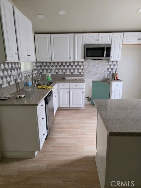 Detail Gallery Image 8 of 20 For 44283 Raysack, Lancaster,  CA 93535 - 4 Beds | 2 Baths