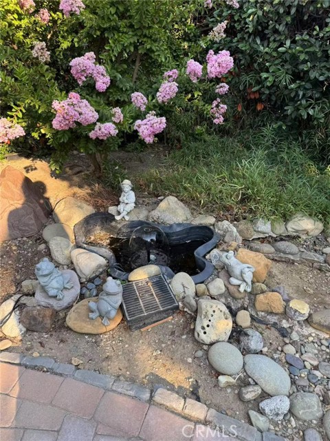 1461 Flinton Court, Westlake Village CA: https://media.crmls.org/medias/ea909825-ec2a-49de-a260-b27c81cb005f.jpg