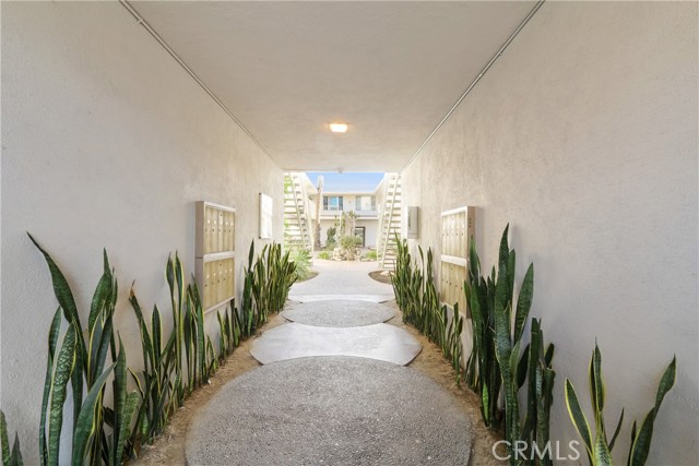 Detail Gallery Image 3 of 20 For 840 Cedar Ave. Unit #20, Long Beach,  CA 90813 - 2 Beds | 1 Baths