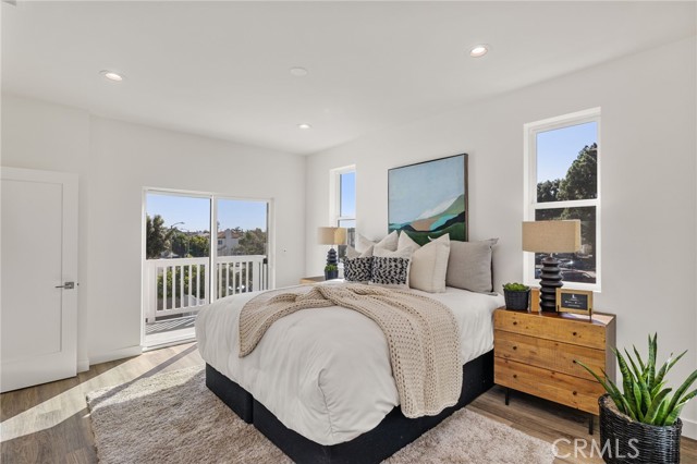 Detail Gallery Image 8 of 17 For 1758 Manuel Ave, Torrance,  CA 90501 - 2 Beds | 2/1 Baths