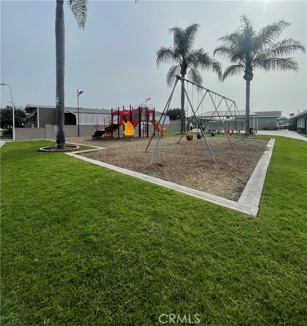 Detail Gallery Image 8 of 12 For 215 S Sullivan #307 KNIGHT,  Santa Ana,  CA 92704 - 3 Beds | 2 Baths