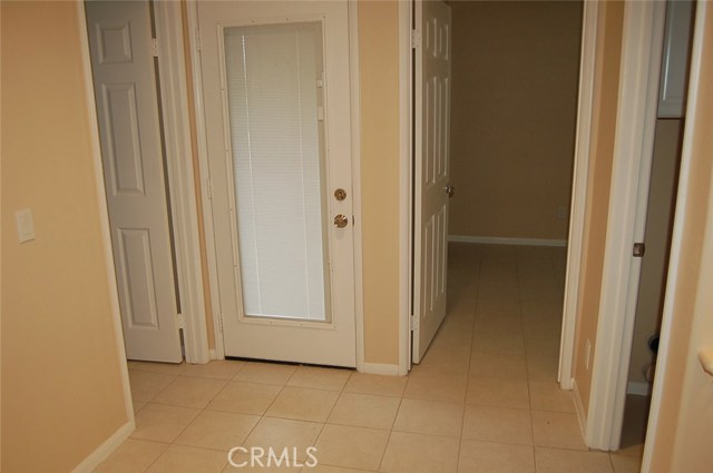 102 S Date Avenue, Rialto CA: https://media.crmls.org/medias/ea92a75d-d4d6-4084-8bc0-ab2900364517.jpg