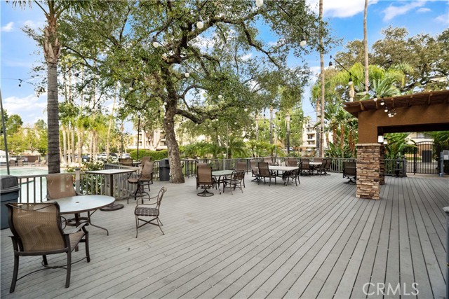 5510 Owensmouth Avenue, Woodland Hills CA: https://media.crmls.org/medias/ea92e4da-0d8f-41cb-b44a-d46550857ec1.jpg