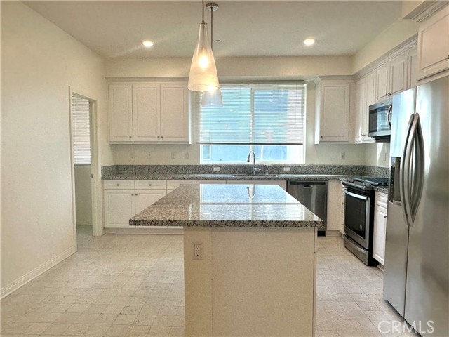 Detail Gallery Image 4 of 19 For 231 Steely, Irvine,  CA 92614 - 3 Beds | 2/1 Baths