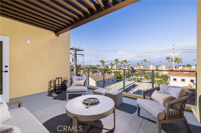 Detail Gallery Image 10 of 19 For 414 Main St #320,  Huntington Beach,  CA 92648 - 2 Beds | 2 Baths