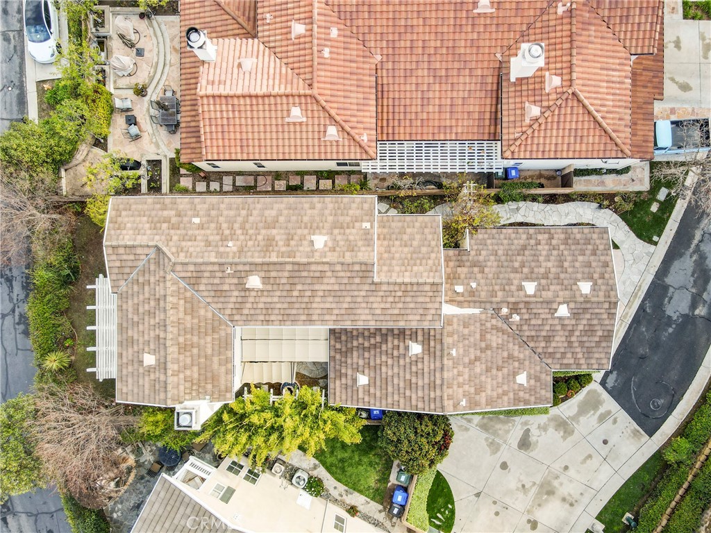https://media.crmls.org/medias/ea9472b4-4337-442e-b313-9875cbb38545.jpg?preset=X-Large