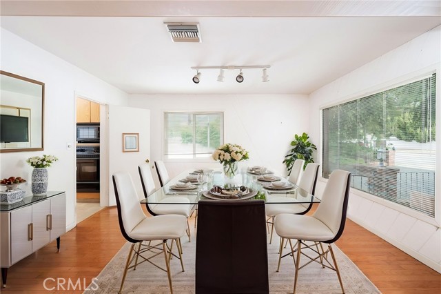 22226 Devonshire Street, Chatsworth CA: https://media.crmls.org/medias/ea94ab47-fc3e-4554-b339-1cec8d34b050.jpg