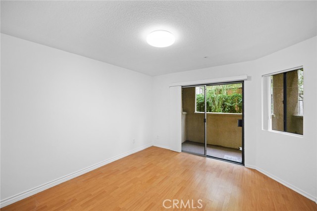 Detail Gallery Image 10 of 19 For 1323 E Broadway #104,  Glendale,  CA 91205 - 2 Beds | 2 Baths