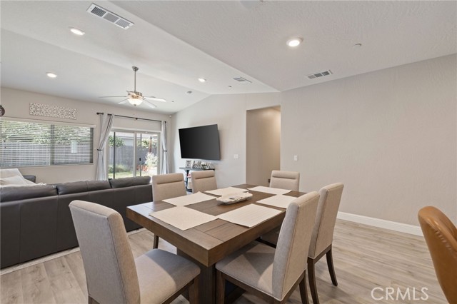 Detail Gallery Image 8 of 32 For 748 Expedition Way, Madera,  CA 93636 - 3 Beds | 2 Baths