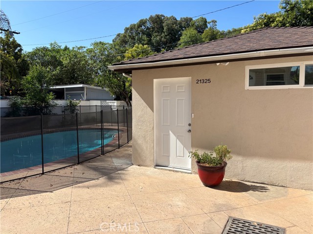 21327 De La Osa, Woodland Hills CA: https://media.crmls.org/medias/ea9586fa-8a3e-4893-b255-a7fc8a292ffd.jpg