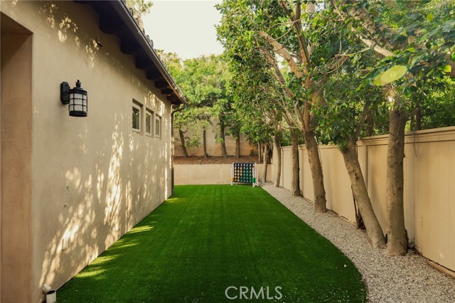 Detail Gallery Image 60 of 74 For 113 S Herrin, Manhattan Beach,  CA 90266 - 5 Beds | 4/1 Baths