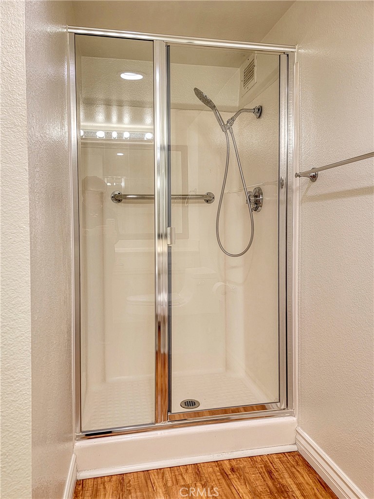 https://media.crmls.org/medias/ea95f1e9-d1a9-4150-b1f6-2a45f3e9da3c.jpg?preset=X-Large