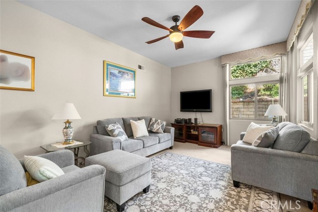 Detail Gallery Image 16 of 46 For 6056 Lake Lindero, Agoura Hills,  CA 91301 - 4 Beds | 3/1 Baths