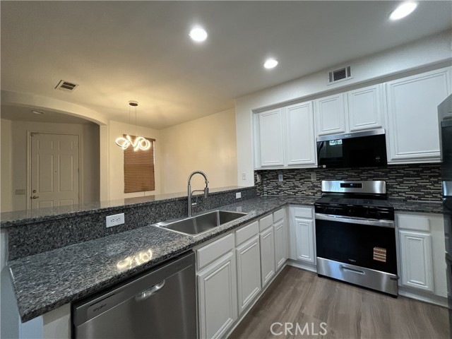 Detail Gallery Image 11 of 47 For 7744 Chambray Pl #3,  Rancho Cucamonga,  CA 91739 - 3 Beds | 2/1 Baths