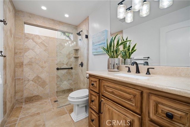Detail Gallery Image 41 of 66 For 110 via Trieste, Newport Beach,  CA 92663 - 5 Beds | 5/1 Baths
