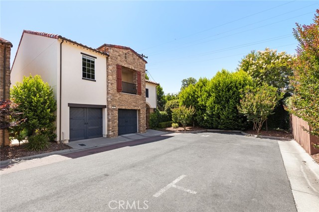 35 Veneto Circle, Chico CA: https://media.crmls.org/medias/ea974b66-bd0a-4370-9c74-193d9a488b77.jpg