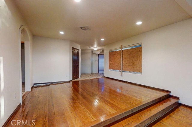 Detail Gallery Image 8 of 44 For 24114 Wildwood Canyon Rd, Newhall,  CA 91321 - 5 Beds | 4 Baths