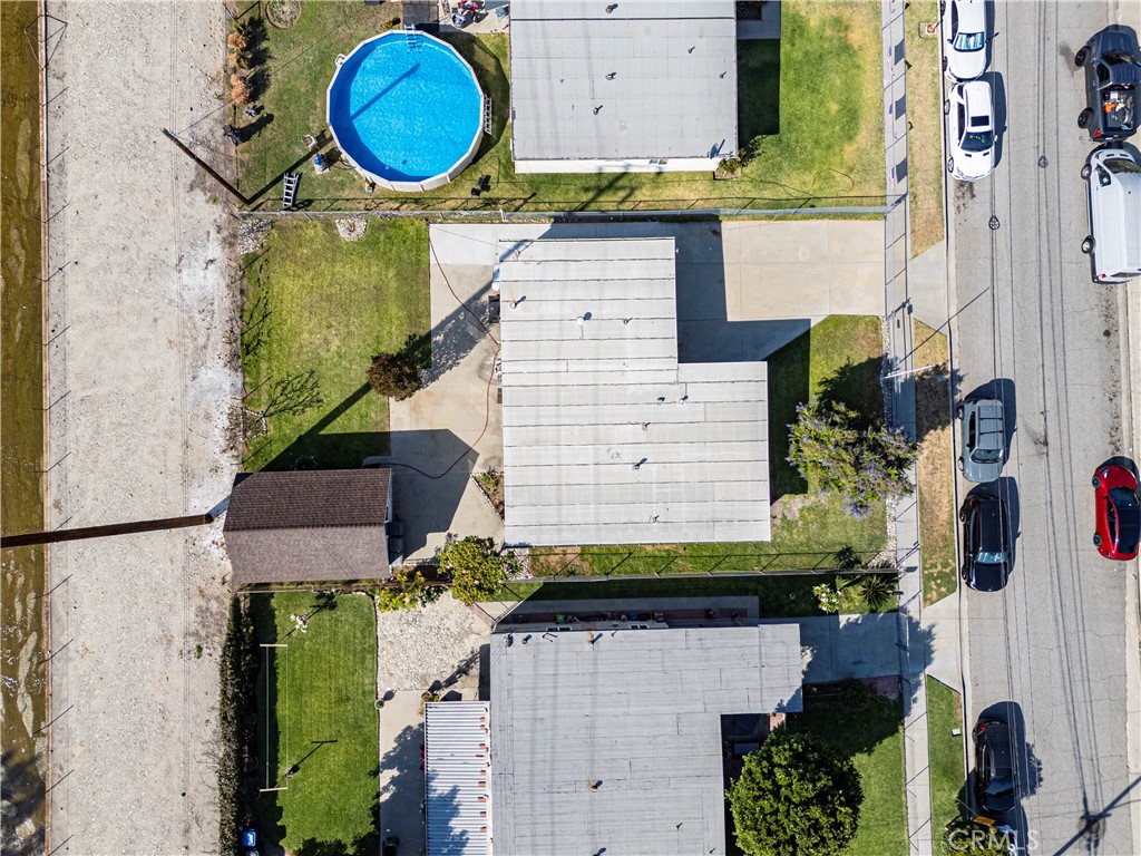 https://media.crmls.org/medias/ea97995f-fdc9-4491-a96d-4a9a0e10d16b.jpg?preset=X-Large