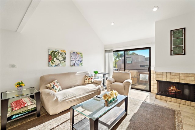 25761 Le Parc, Lake Forest CA: https://media.crmls.org/medias/ea97d119-f27f-4e9c-86f7-ff30bfef019e.jpg