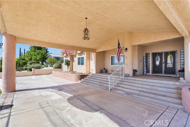 Detail Gallery Image 5 of 62 For 12546 Autumn Leaves Ave, Victorville,  CA 92395 - 5 Beds | 3/1 Baths