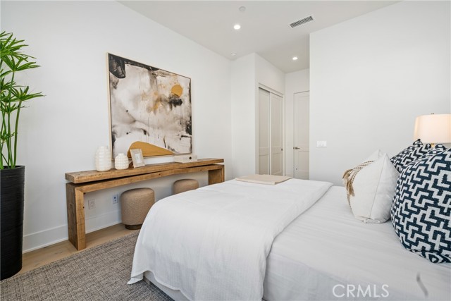 123 Oakstone, Irvine CA: https://media.crmls.org/medias/ea984259-b69a-4015-ab01-adc9ebef2079.jpg