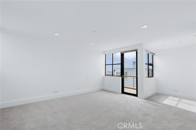 129 20th Street, Manhattan Beach CA: https://media.crmls.org/medias/ea987be9-8e30-4e29-9725-2c0a3f068172.jpg