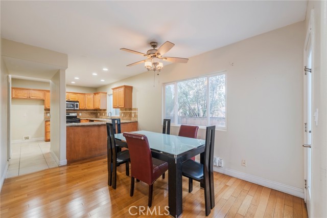 Detail Gallery Image 9 of 41 For 4445 W 163rd St., Lawndale,  CA 90260 - 4 Beds | 3/1 Baths