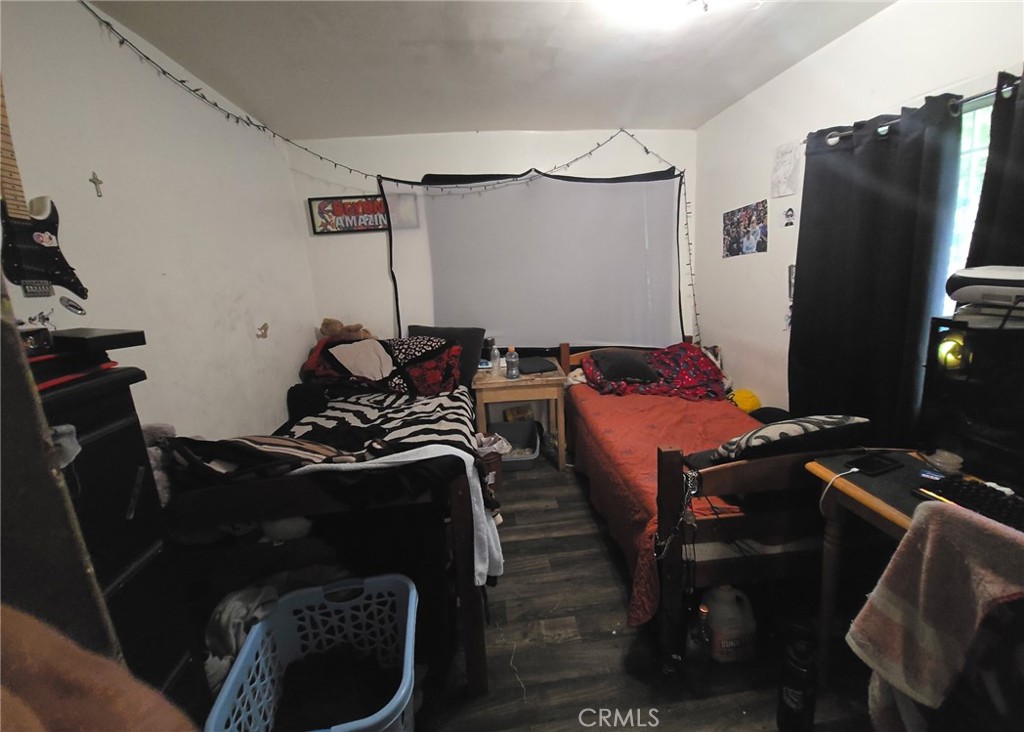 https://media.crmls.org/medias/ea9970c3-a302-41d3-956b-b117327f42a0.jpg?preset=X-Large
