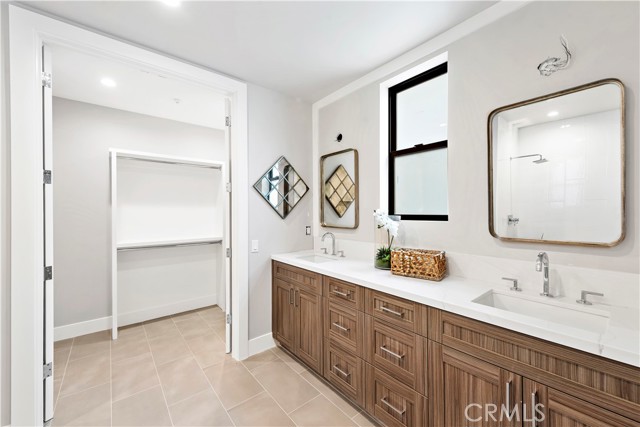 Ea998153 F01f 4526 Af98 B1d92ab98865