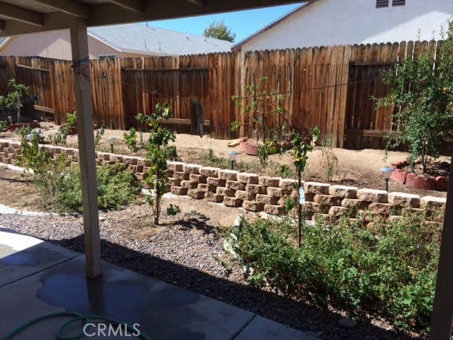 Detail Gallery Image 4 of 11 For 13152 Mesa View, Victorville,  CA 92392 - 3 Beds | 2 Baths