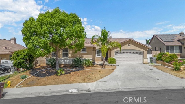 Detail Gallery Image 1 of 36 For 27694 Hub Cir, Menifee,  CA 92585 - 4 Beds | 2 Baths