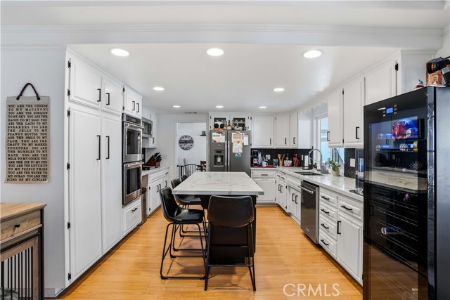 Detail Gallery Image 16 of 72 For 30169 Gulf Stream Dr, Canyon Lake,  CA 92587 - 4 Beds | 3 Baths