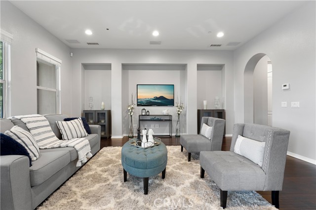 Detail Gallery Image 4 of 4 For 1138 Las Colinas, San Dimas,  CA 91773 - 4 Beds | 4 Baths