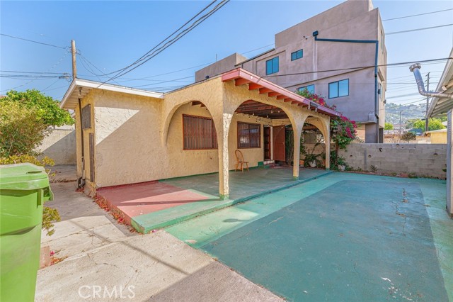 2677 Roseview Avenue, Los Angeles CA: https://media.crmls.org/medias/ea9d3c72-f875-4cca-bf0d-96d93c0bd3f1.jpg