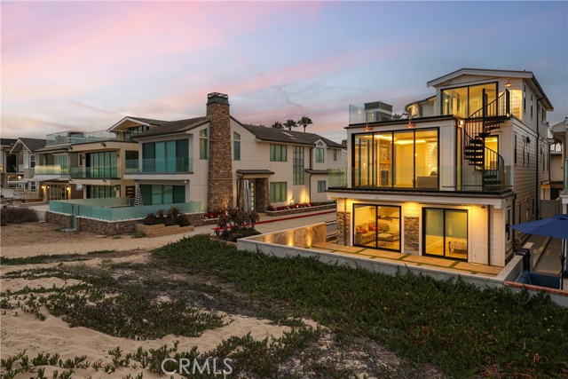 7210 W. Oceanfront, Newport Beach CA: https://media.crmls.org/medias/ea9d6641-7464-427c-95dc-87eadcdf0b8f.jpg
