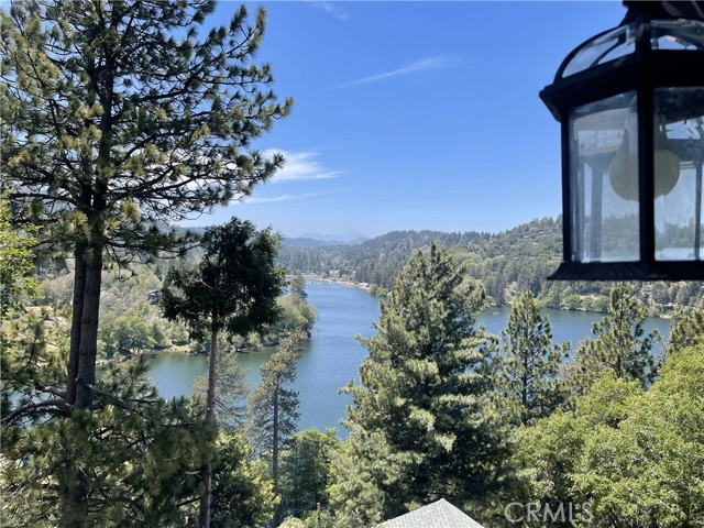 Detail Gallery Image 1 of 11 For 652 Arbula Dr, Crestline,  CA 92325 - 3 Beds | 3 Baths