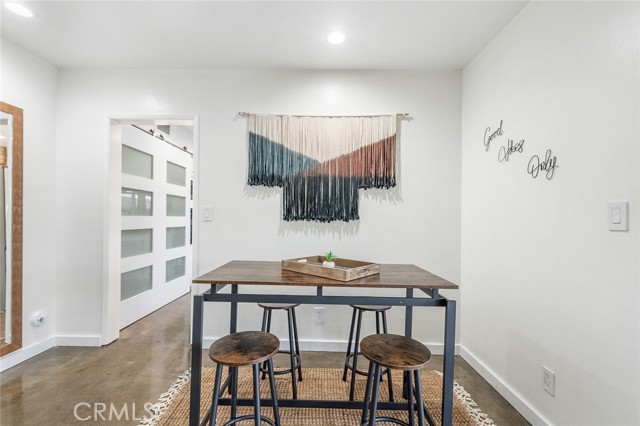 Detail Gallery Image 15 of 15 For 22349 Vanowen St, Canoga Park,  CA 91303 - 3 Beds | 2 Baths