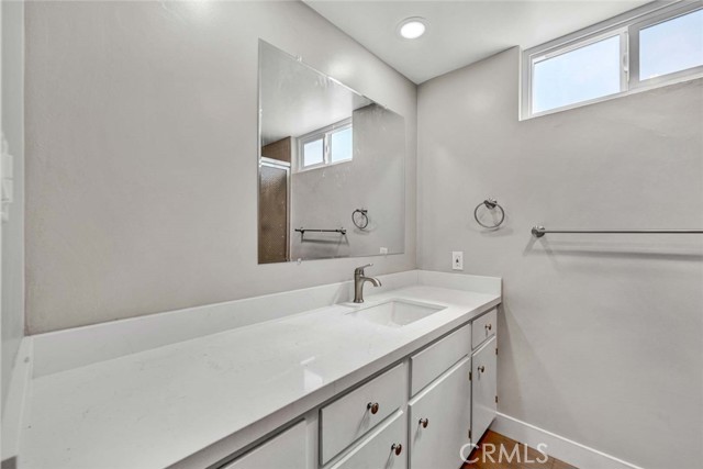 Detail Gallery Image 27 of 47 For 4338 Fairway Dr, Lakewood,  CA 90712 - 4 Beds | 3/1 Baths