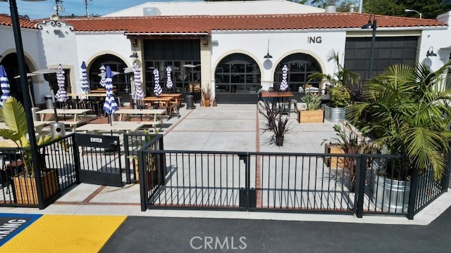 585 E Thompson Boulevard, Ventura CA: https://media.crmls.org/medias/ea9fd0a4-d748-4566-bfbb-cf2c7d66efc6.jpg