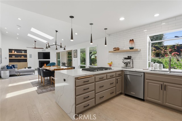 Image 13 of 55 For 5319 Penfield Avenue